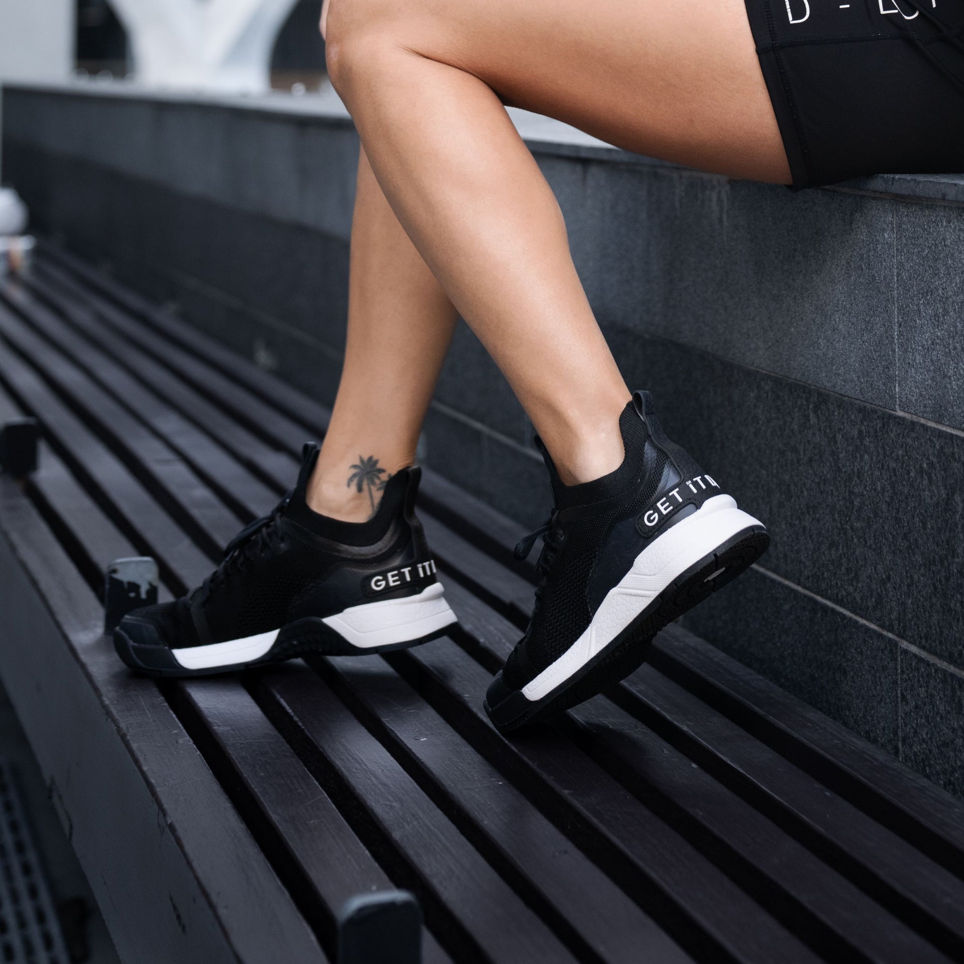 Low-Cut Workout Shoes Double-Black (Women's)
